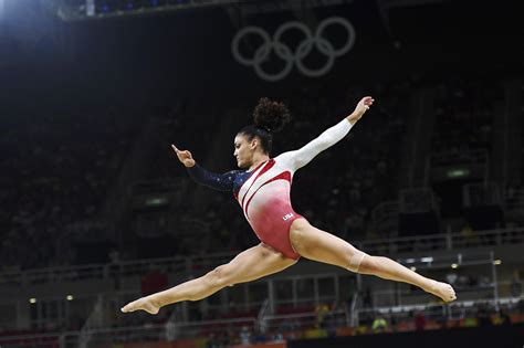 Latina Gymnast Laurie Hernandez Takes Home The Gold Univision