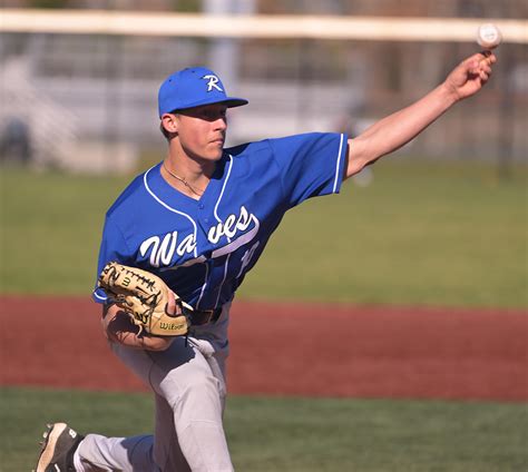 Baseball First Place Tomcats Sweep Doubleheader Riverhead News Review