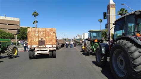 Plantón de trigueros afecta a comerciantes y a ciudadanía en general