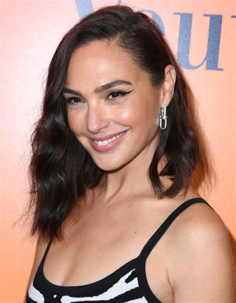 Gal Gadot Shines At Veuve Clicquots 250th Anniversary Celebration In