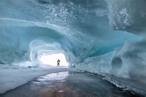 See How Lake Baikal In Siberia Transforms Into Winter Wonderland