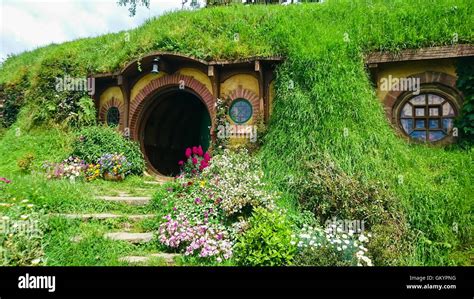 Bilbos Hobbit Hole In Matamata Stock Photo Alamy