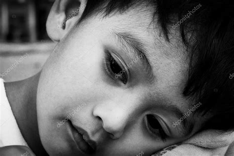 Images Sad Cute Boy Face Cute Little Boy Sad Alone Black And White
