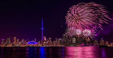 22 Incredible Shots Of Canada Day Fireworks In Toronto Photos Listed