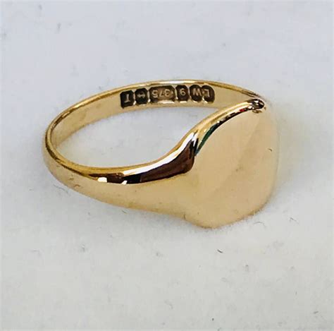 Stunning Vintage 9ct Gold Signet Pinky Ring Birmingham 1968