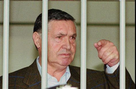 notorious sicilian mafia boss of bosses dies in prison after fighting cancer