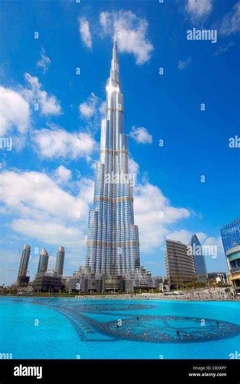 Burj Khalifa à Dubaï Le Bâtiment Le Plus Haut Du Monde à 828m Photo