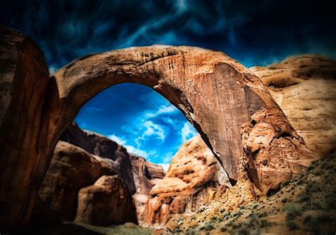 Rainbow Bridge The Largest Stone Arch In The World Is Found In Utah In
