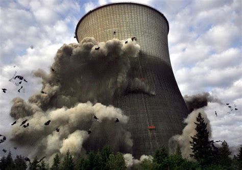Авария на черно́быльской аэс (также известна как катастрофа на чернобыльской аэс, чернобыльская авария, чернобыльская катастрофа или просто чернобыль ) — разрушение. В Запорожье произошел второй Чернобыль