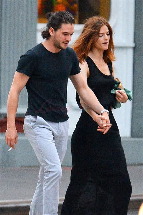 Romantic rumors about the pair picked up steam last january when the couple were spotted shopping together in los angeles. Kit Harington and Rose Leslie hold hands in New York where ...