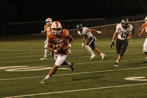 Varsity Football Trounced By Vipers In Final Game Of Season Westwood