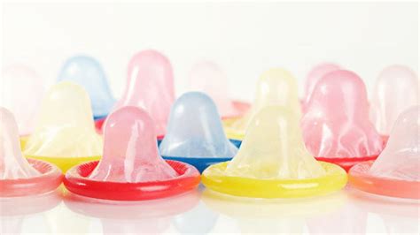 Tips Memakai Kondom Yang Tepat Dan Aman Lifestyle Fimela Com