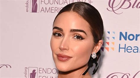 Si Swimsuit Model Olivia Culpo Is Bright Beautiful In Flower Printed Bikini Sports