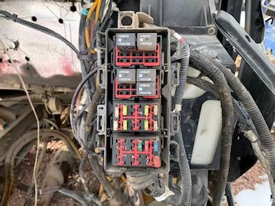 Kenworth fuse mar 03, 2021kenworth w900 fuse box 2000 toyota tacoma fuse box for wiring diagram schematics from lh5leusercontent t600, t800 and kenworth t2000, which have a modern design, have aerodynamic shapes and residential. Kenworth T800 Fuse Box Removal - Wiring Diagram Schemas