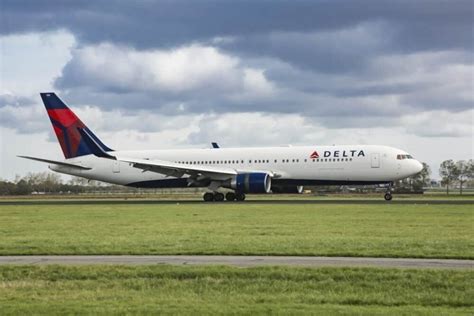 Delta To Retire Crj 200s Boeing 717s And 767 300ers