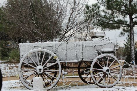 Snow Covered Wagon Covered Wagon Farm Wagons Farm Scene