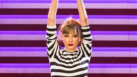 Taylor Swift Announces Her 1989 World Tour See The Dates Here Taylor