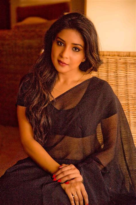 actress sakshi agarwal black saree portfolio images