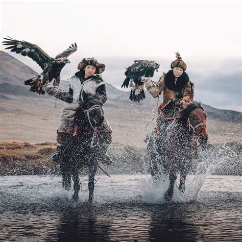 Photographer Captures One Of The Last Surviving Female Eagle Hunters Of