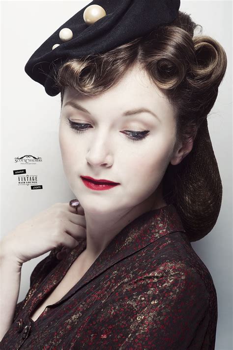 Pin By Claudia Mauvefire On Style Vintage Hairstyles 1940s Hairstyles Victory Curls