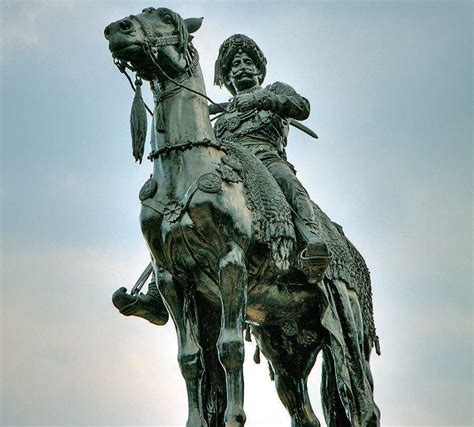 Hurdles Cleared Bda To Erect 14 Ft Kempe Gowda Statue