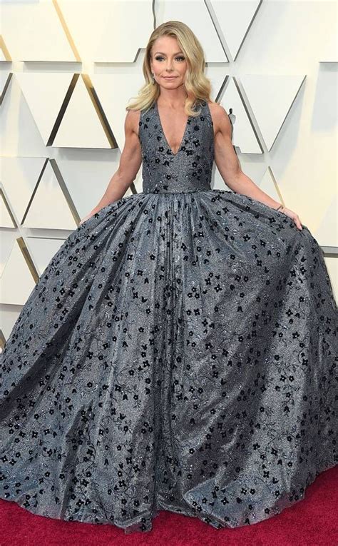 Kelly Ripa From 2019 Oscars Red Carpet Fashion In Christian Siriano
