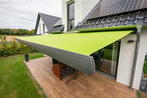 Seit über 45 jahren setzen die markisen von heim & haus maßstäbe durch elegantes, ansprechendes design, ausgereifte patentierte technik und markisentücher der. Markisen von HEIM & HAUS | Markise, Pergola markise, Haus
