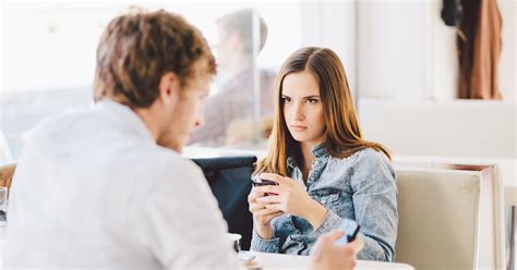 7 Suspicious Dating Behaviors That You Should Watch Out For