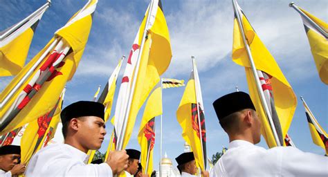 Tarikh pembayaran gaji kakitangan awam untuk tahun 2021. Brunei Potong Gaji Penjawat Awam Sebab Kawal Ketat Bajet ...