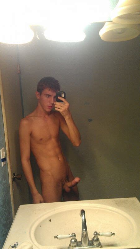 Justin Gaston Naked