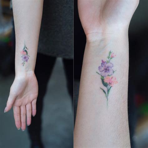 40 Cute And Tiny Floral Tattoos For Women Tattooblend