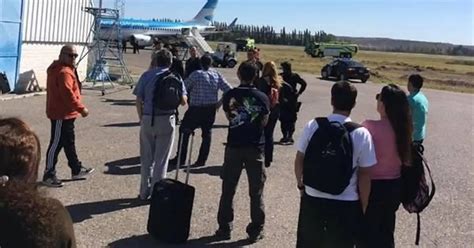 Un avión de Aerolíneas Argentinas aterrizó de emergencia en Neuquén