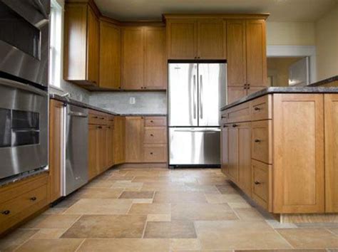 Comprobar el estado del piso para asegurarnos de que no tenga desperfectos. ¿Cómo elegir los pisos para una cocina?