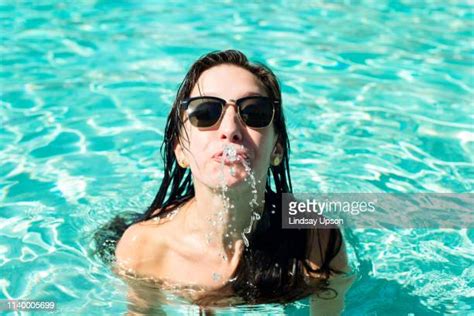 Squirting In Mouth Stockfotos En Beelden Getty Images