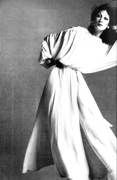 Angelica Houston Vogue Dec 1974 Vintageclothin Com Anjelica
