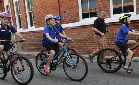 Fewer Australian Children Ride Their Bikes To School The