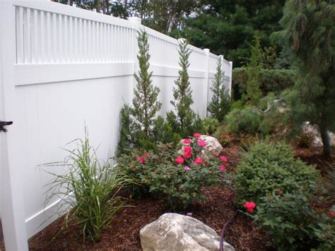 Unmatched advantages of vinyl should make your final choice easy! Vinyl Fence Gallery - Round Hill Fence