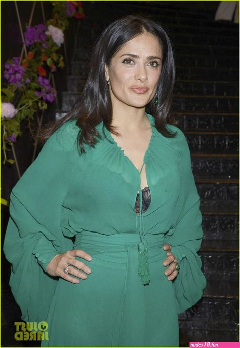 Salma Hayek Pinault Shows Her Tits Onlyfans Leaks