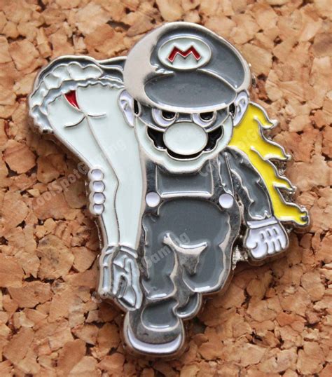 Heroic Super Mario And Princess Peach Pin Badge Cool Spot Gaming