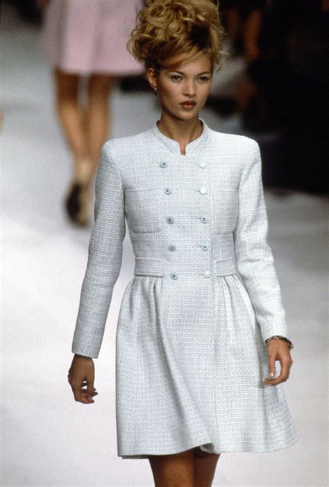 Pictures Of The Chanel Runway From 1996 Cindy Crawford Naomi Campbell