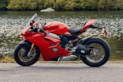2019 Ducati Panigale V4s Review Is This Superbike Too Super For The