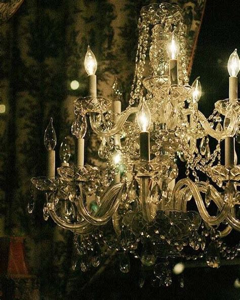 Pin By Jean Hurtado On Chandeliers With Images Chandelier Art