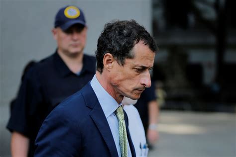 Anthony Weiner Has Been Sentenced To 21 Months In Prison For Sexting