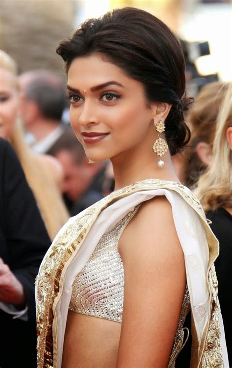 Deepika padukone is an indian actress and producer who works in both bollywood and so, here we have listed the pictures of the top 10 bollywood actresses in sarees. Deepika Padukone Hot Cleavage and Navel Photos in Saree ...