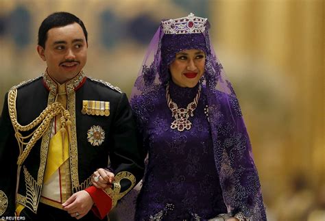 Sultan Of Brunei S Son Prince Abdul Malik Gets Married In A Sea Of Gold Daily Mail Online