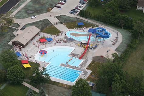 I would stress that the best time to go is in march or april when it is still cool and the roses are at their peak. Williams Family: Grinnell Mutual Family Aquatic Center