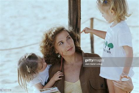 French Actress Marlene Jobert With Her Twin Daughters Eva And Joy News Photo Getty Images