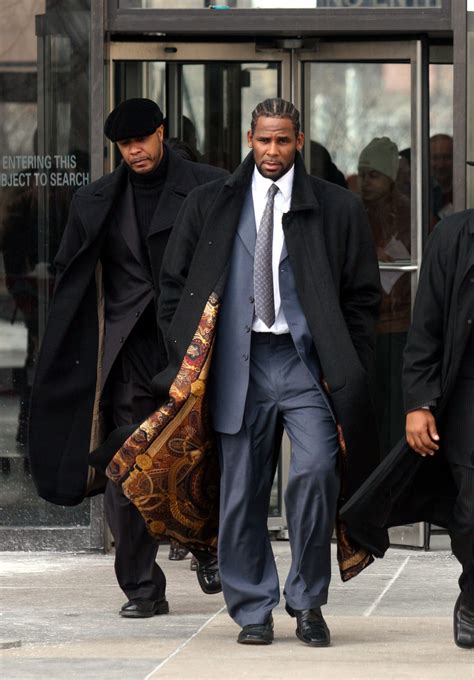 Kelly has walked out of a chicago jail after a $161,000 child support payment was made on his behalf. The Blast: R Kelly Accused of Blackmail and Sending ...