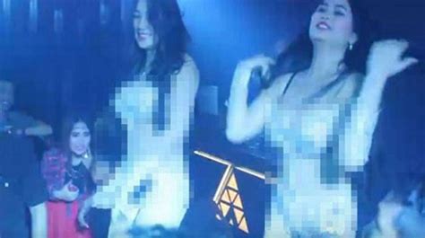 Video Hot Pamela Savitri Duo Serigala Goyang Erotis Cuma Pake Bh Dan