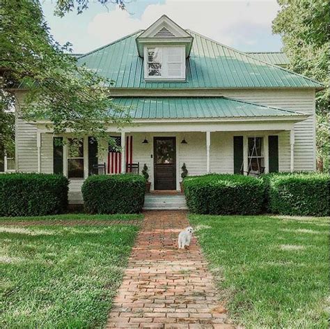9 listings for sale in knoxville, tn. Cedar Winds Farmhouse For Sale in Tennessee - Hooked on Houses